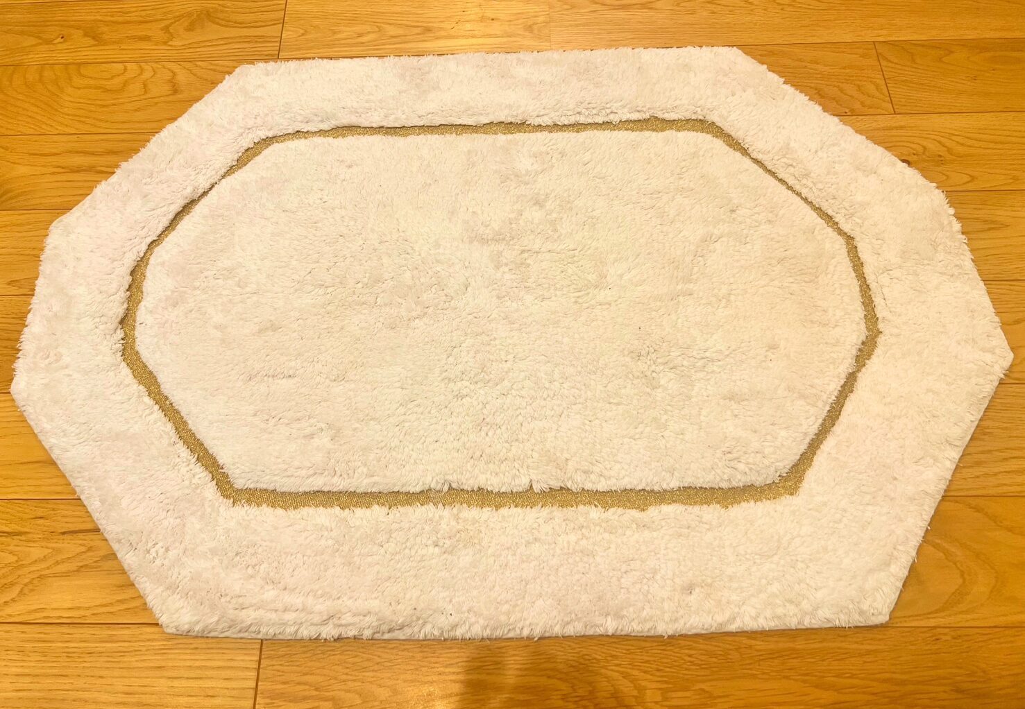 床に敷くマット（水分吸収しても良い素材）